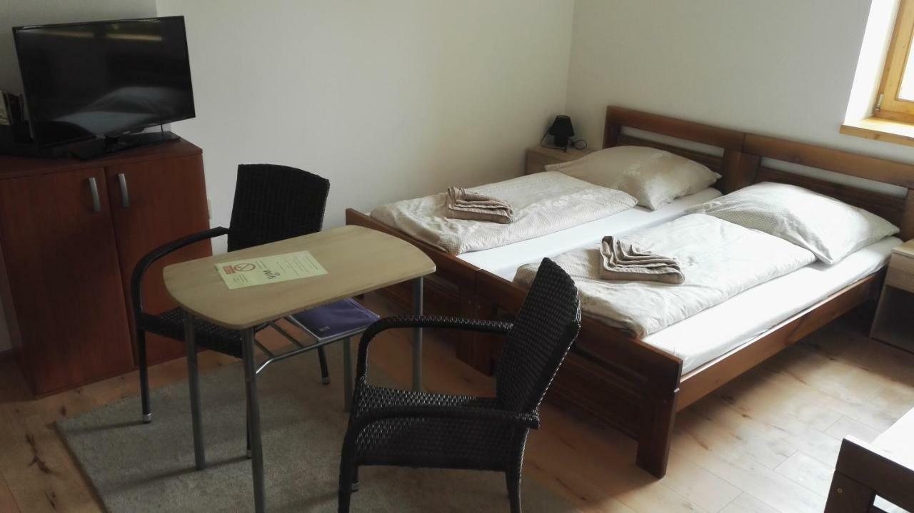 Ubytovani V Soukromi Opolany U Podebrad 外观 照片